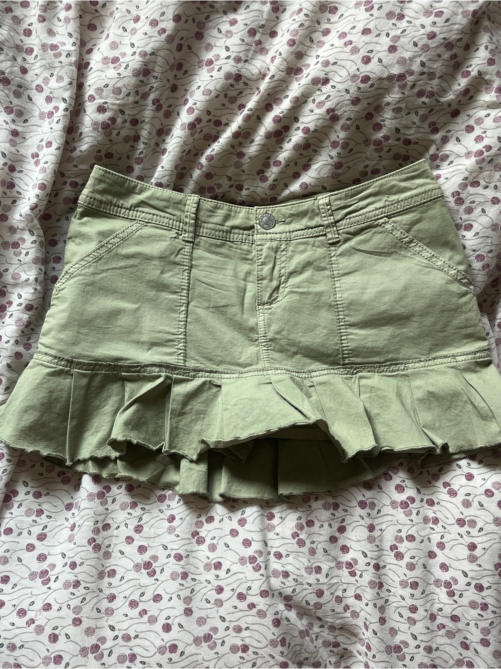 low rise garage pleated mini skirt